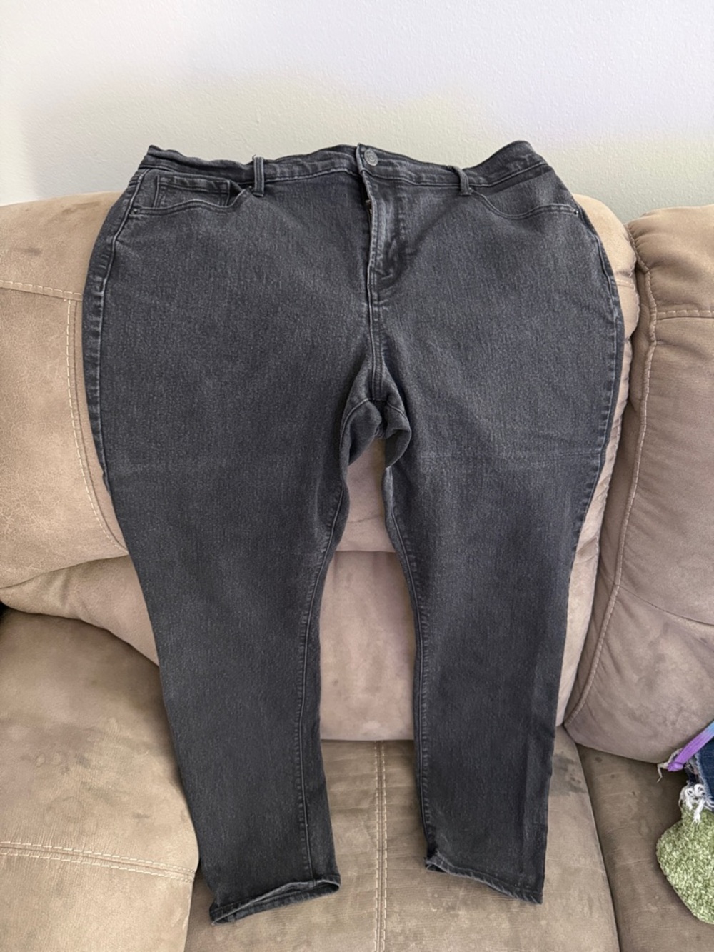 Old Navy Women's Straight Leg Black Jeans